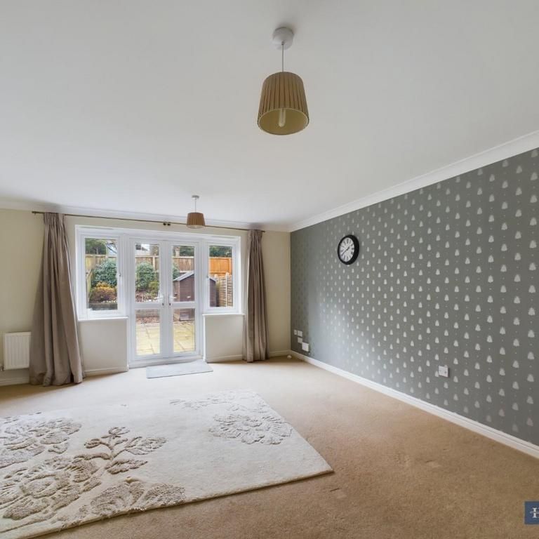 3 bedroom end of terrace house to rent - Photo 1