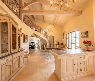 Location Maison Aix-en-Provence 8 Pièces 353 m² - Photo 1