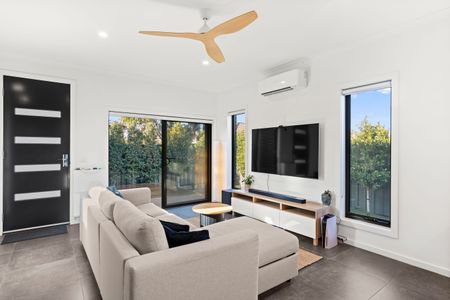 Charming 2-Bedroom Home in Thomastown - Photo 2