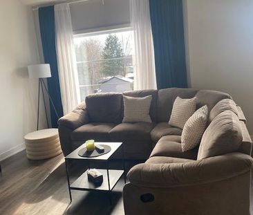 Grand 4 1/2 sur 2 étages à St-Philippe - Photo 1