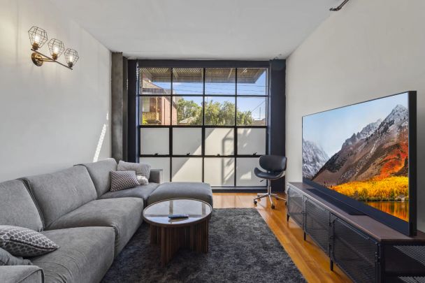 Warehouse-Inspired Richmond Living – Furnished & Ready! - Photo 1