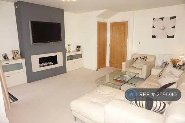 5 bedroom semi-detached house to rent - Photo 1