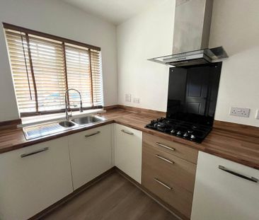 2 bedroom semi-detached house to rent - Photo 5