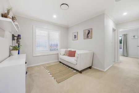 Stylish Ex-Display Home with Designer Features - Photo 5