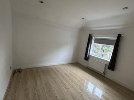 2 bedroom semi-detached house to rent - Photo 5