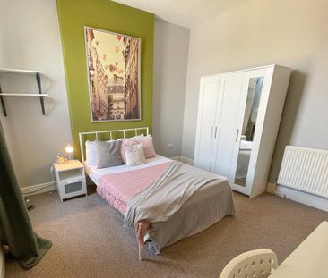 5 bedroom terraced house to rent - Photo 4