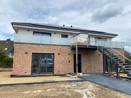 Erstbezug - Barrierefreie Komfort- Erdgeschosswohnung mit Einbauküche und 3 Terrassen in Lehre - Foto 4