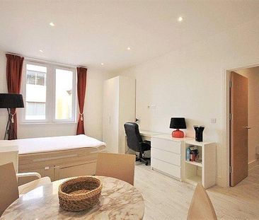 Studio to rent - Photo 1