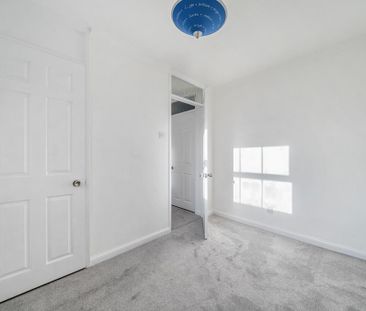 4 bedroom detached house to rent - Photo 4