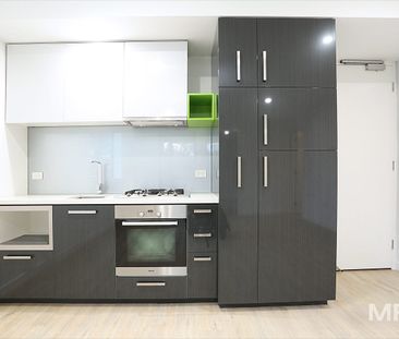 Expansive Living Space In A Quiet Yet Convenient Location!! - Photo 1