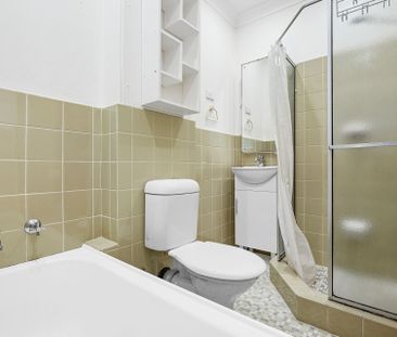 Available for 2 Months Only - Fully Furnished One Bedroom Apartment - Photo 3