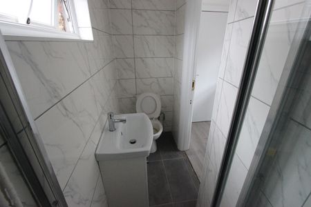 Studio Flat, St. Michael's Terrace, N22 - Photo 5