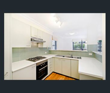 Simply Stunning - Well presented town home in sought after location - Photo 3