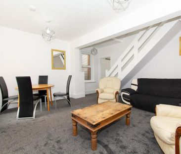 4 bedroom detached house to rent - Photo 1