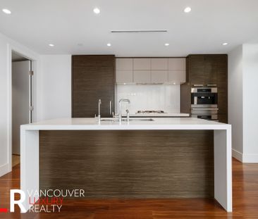 Condo in Downtown Vancouver, BC - Photo 6