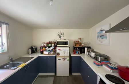 Modern Unit in Convenient Location - Photo 5