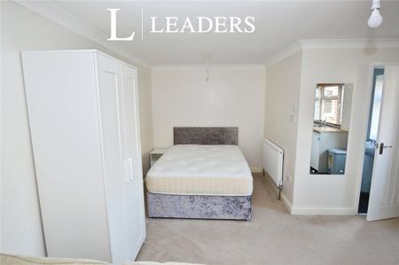 Studio to rent - Photo 2