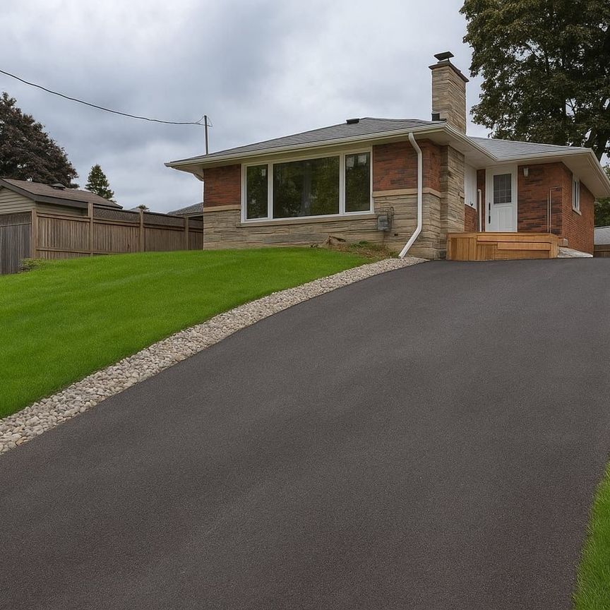 For Lease - 5 Bertram Drive, Hamilton, Ontario - Photo 1