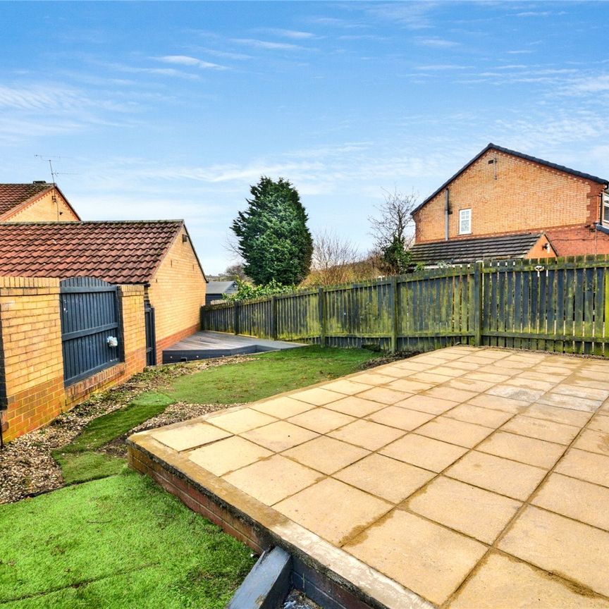 1, Weaver Gardens, Morley, Leeds, West Yorkshire, LS27 8UX - Photo 1