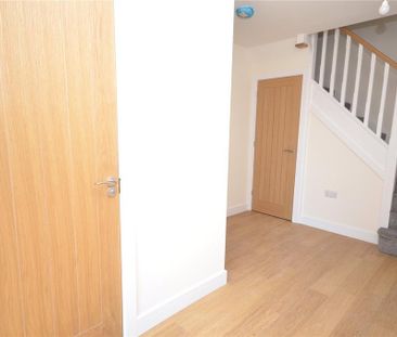 3 bedroom semi-detached house to rent - Photo 6