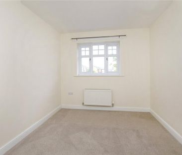 3 bedroom end of terrace house to rent - Photo 1