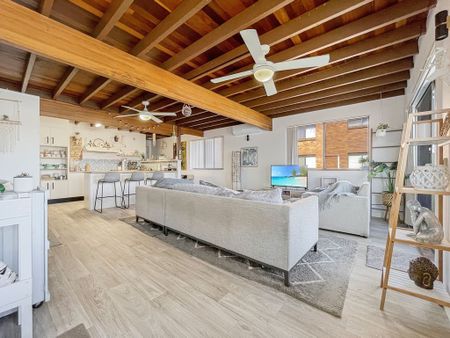 Waterfront Unit in Sought after Location! - Photo 2