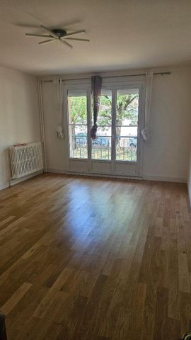 Location Appartement 4 pièces 74m² MEYZIEU 69330 - Photo 5