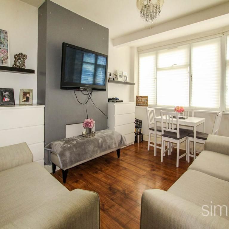 2 bedroom flat to rent - Photo 1
