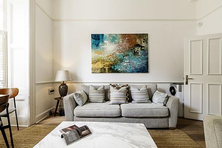 3 bedroom flat to rent - Photo 2