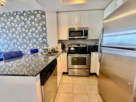 For Lease - 1940 Ironstone Drive Unit# 317, Burlington, Ontario - Photo 3