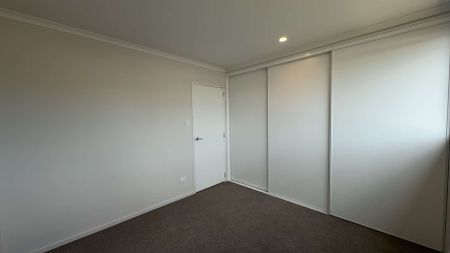 Brand New in Mangere East! - Photo 5