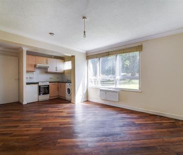 Studio to rent - Photo 6