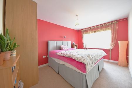 Sierra Road, High Wycombe, Buckinghamshire,HP11 - Photo 4