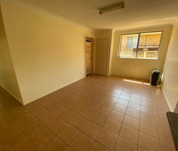 2 BEDROOM UNIT LOCATED OXLEY VALE - Photo 1