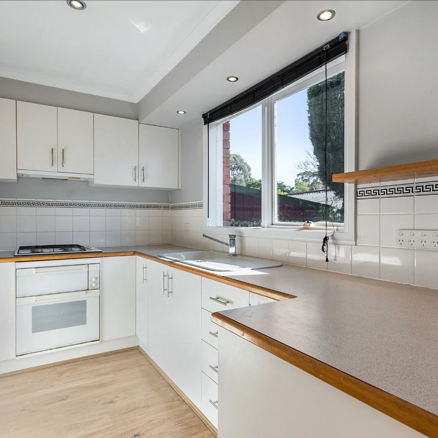 Two bedroom unit in a great location - Photo 1