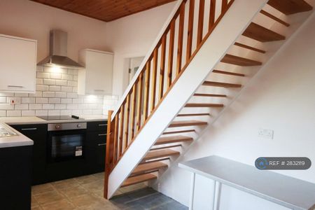 2 bedroom terraced house to rent - Photo 5