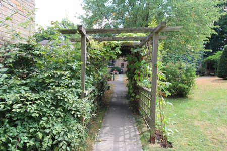 Kings Way, Humphrey Lodge Kings Way, RH15 - Photo 3