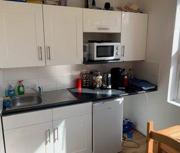 Studio to rent - Photo 5