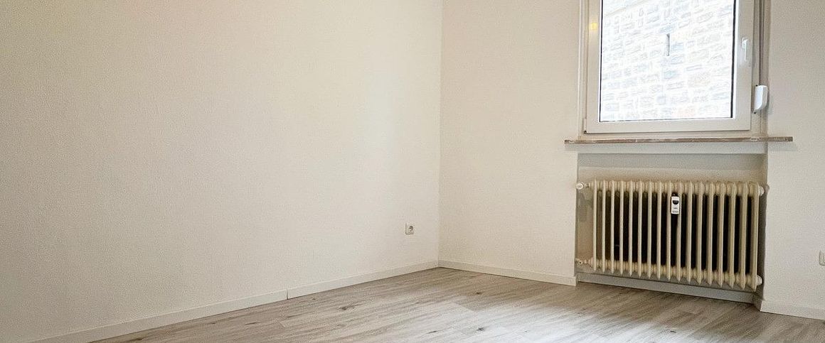 Zur Miete: Forchheim Innenstadt - Neu renovierte 3-Zimmer-Wohnung im 2. OG mit neuer Küchenzeile und Stellplatz - Foto 1