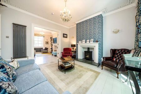 4 bedroom semi-detached house to rent - Photo 3