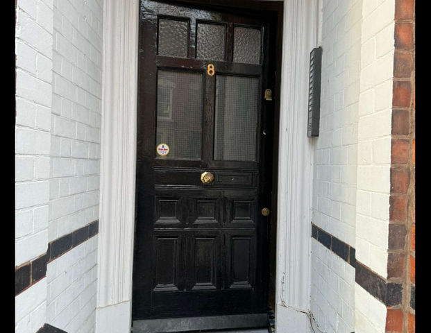 Tichborne Street Room 4 - Photo 1