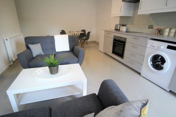 Flat 7, Westmount, LS2 9NZ, Leeds - Photo 1