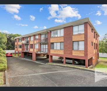 Modern Two-Bedroom Unit in Prime Location - Photo 4