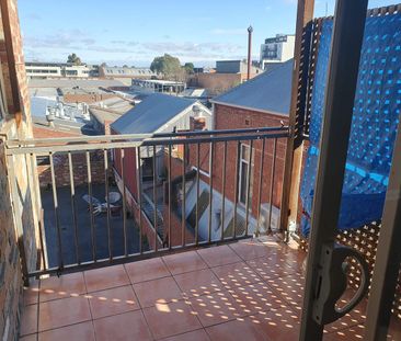 Inner City Living! - Photo 3