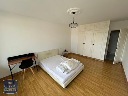 Location Appartement 1 pièce 16m² LA ROCHE SUR YON 85000 - Photo 3