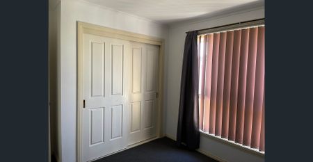 BEAUTIFUL SPACIOUS UNIT IN ALTONA MEADOWS - Photo 3