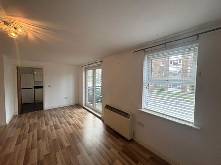 Bell Chase, Aldershot, GU11 - Photo 3