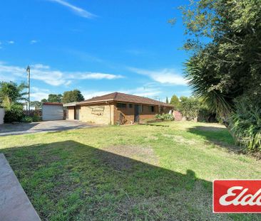 Beautiful Family Home In Prime Location!! - Photo 2