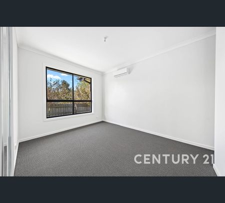 1 and 2/7 Cercis Court, Doveton, Vic 3177 - Photo 4