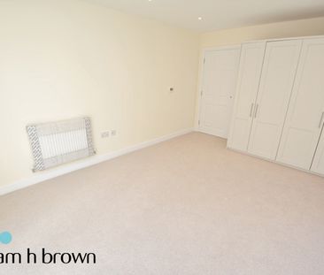 Purfleet Road, South Ockendon, Aveley - Photo 5